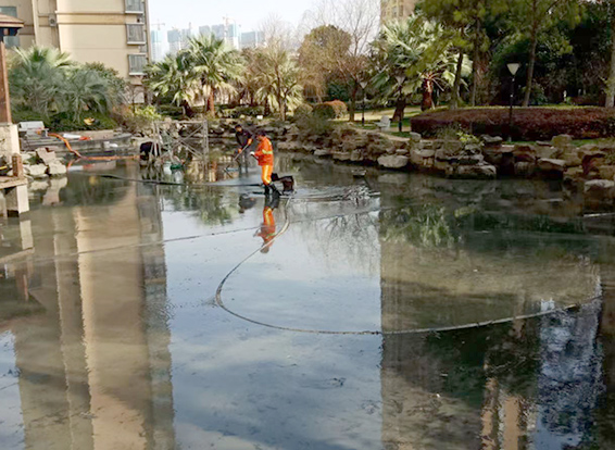 通道景观池淤泥清理