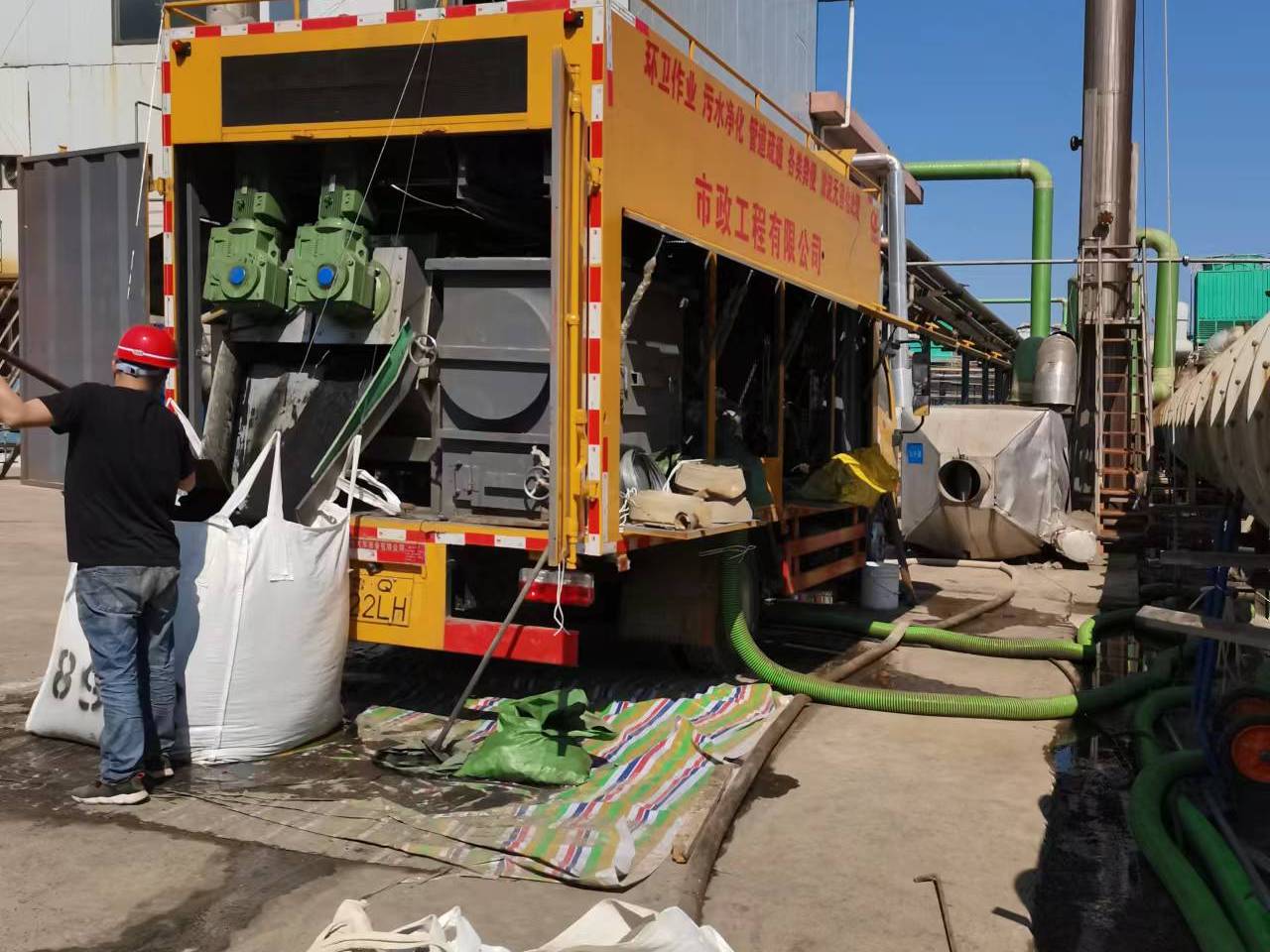 通道淤泥压干处理